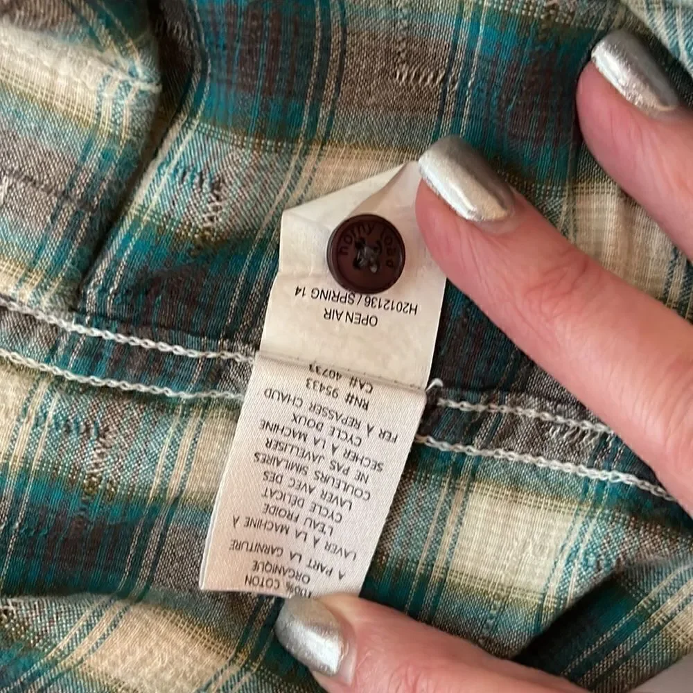 Horny Toad button down casual shirt.  Size Medium.